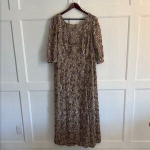 Elegant Floral Lace Dress